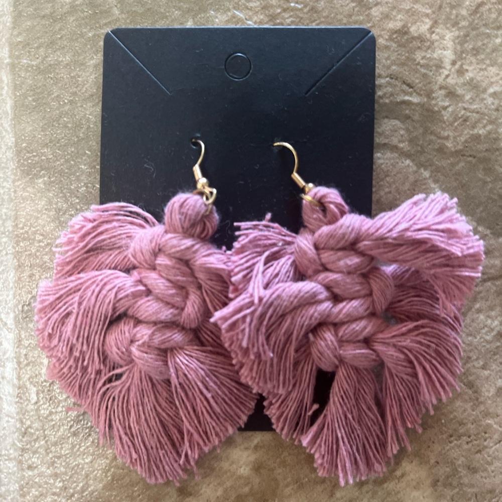 Hand Made Macrame // Earrings // Pink